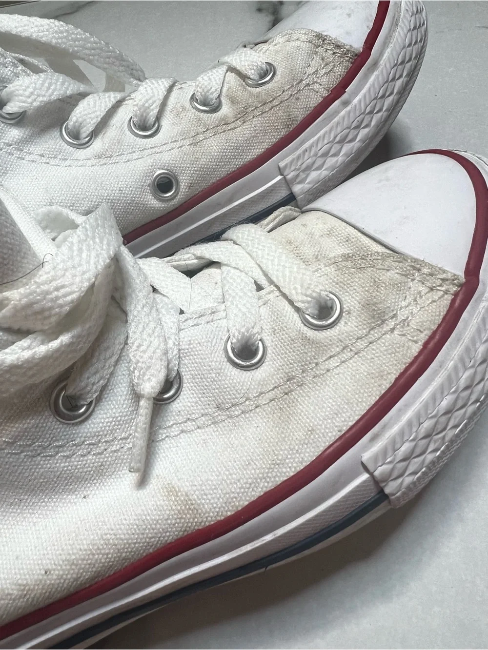 Converse Chuck Taylor White High Tops Kids Size 2.5